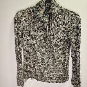 Long-Sleeved Black and White Print Turtleneck - Crinkle Neck, Size S